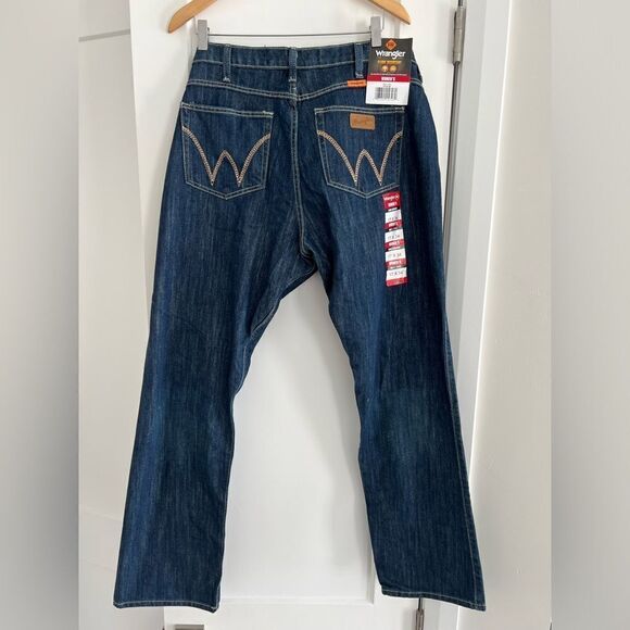 NWT Wrangler FR Women's Bootcut Rinse Wash Jeans
FRW10RN Flame Resistant - Picture 7 of 11